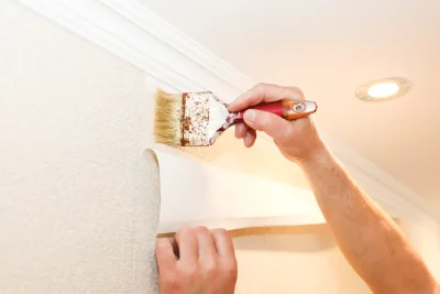 Pose de papier peint à Gonneville-Le Theil — revêtements muraux et toiles de verre